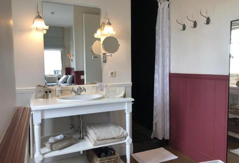 コンフォートルーム, Bed & Breakfast Het Zilte Zand   Gratis Parking En Luxe Ontbijt   Westende