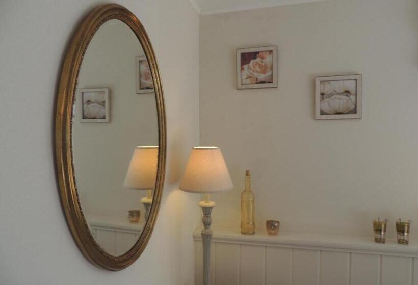 اتاق استاندارد با چشم‌انداز باغ, Bed & Breakfast Het Zilte Zand   Gratis Parking En Luxe Ontbijt   Westende