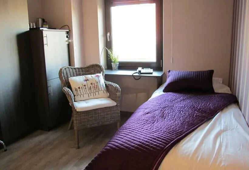 Standard Yhden Hengen Huone, A Fleur De Couette