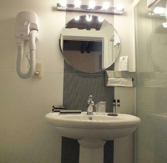 חדר סטנדרט, A Fleur De Couette