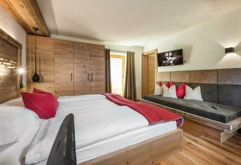 غرفة قياسية رباعية, Alpenhof