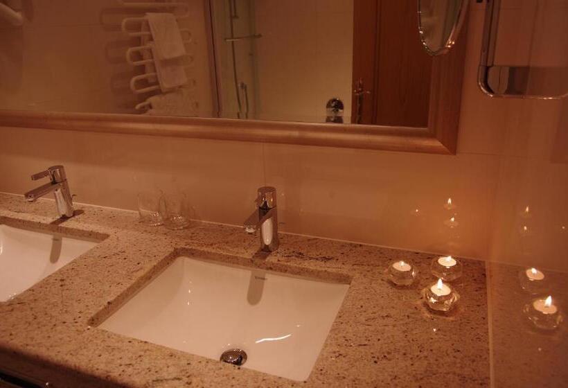 Family Suite, Arabell