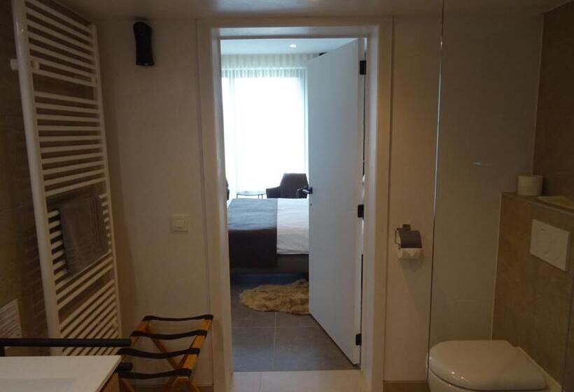 수피리어 룸, D'hommelbelle