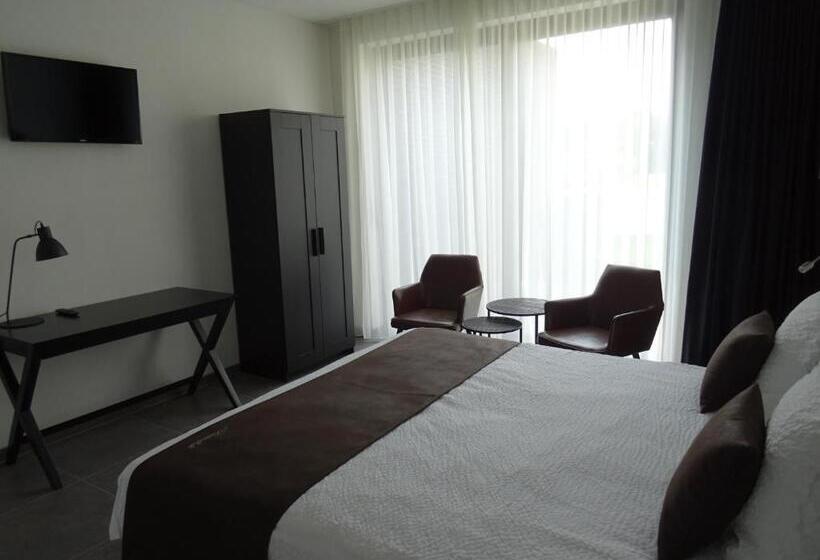 수피리어 룸, D'hommelbelle