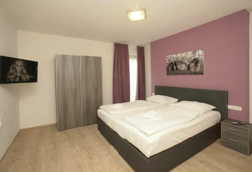 غرفة قياسية مزوَّدة بشُرفة, Lake And Cityhotel Edelweiss   Self Check In