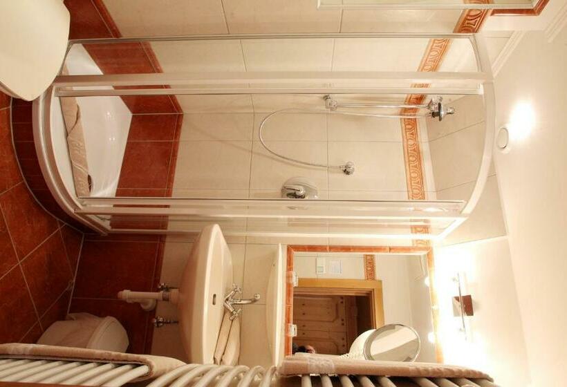 Comfort room with balcony, Neuwirt