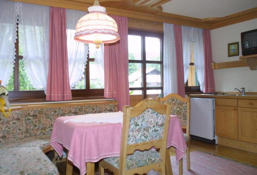 Апартаменты 1 Спальня, Neuwirt