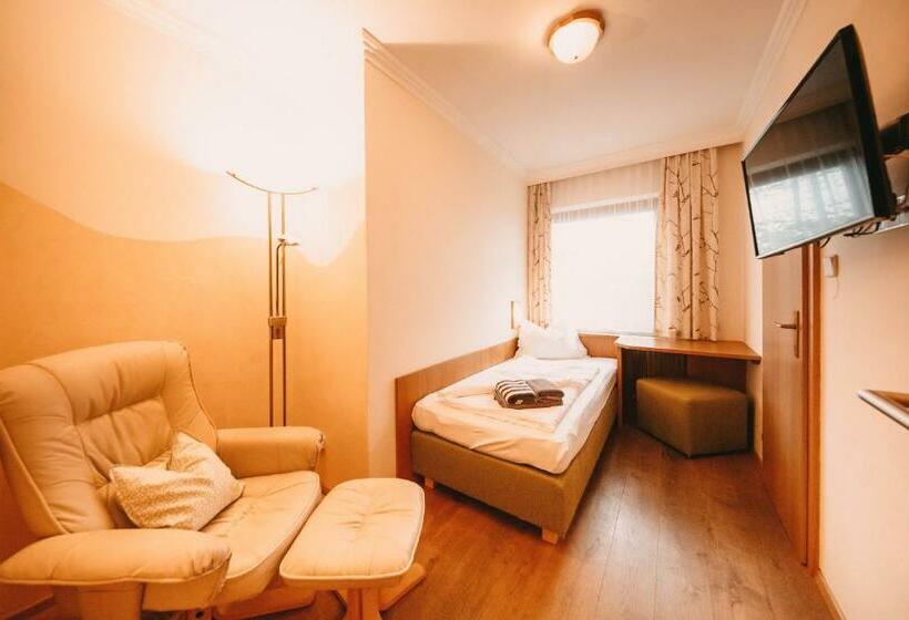 اتاق استاندارد یک نفره, Posers Bergwelt B&b