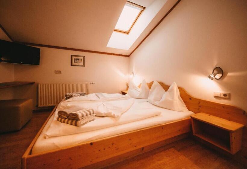 آپارتمان 2 خوابه با بالکن, Posers Bergwelt B&b