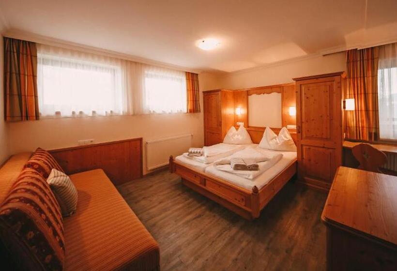 اتاق خانوادگی, Posers Bergwelt B&b