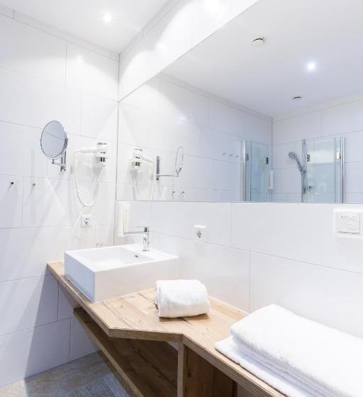 חדר סטנדרט לשלושה, Senningerbräu