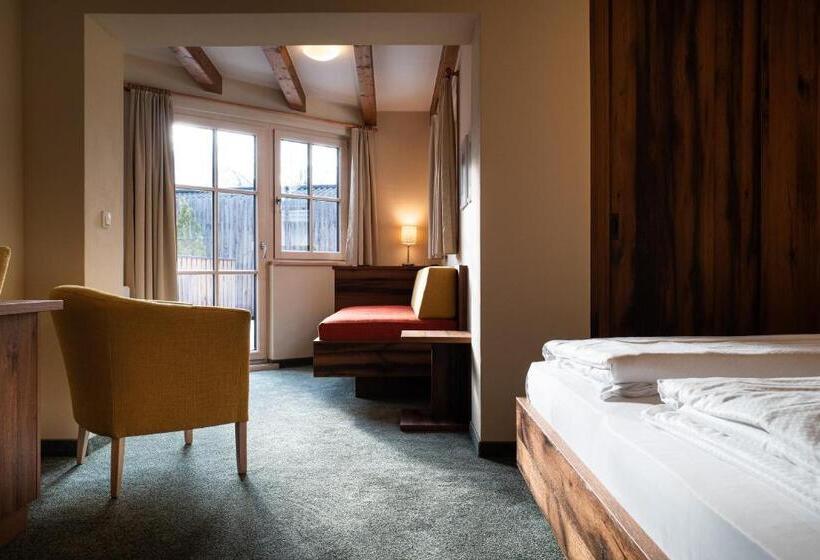 חדר סטנדרט לשלושה, Senningerbräu