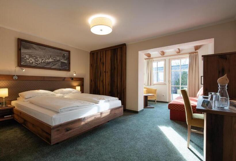 חדר סטנדרט לשלושה, Senningerbräu