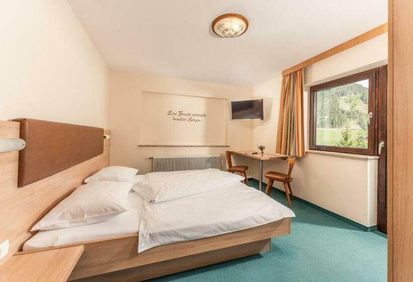 Family Room, Starchlhof