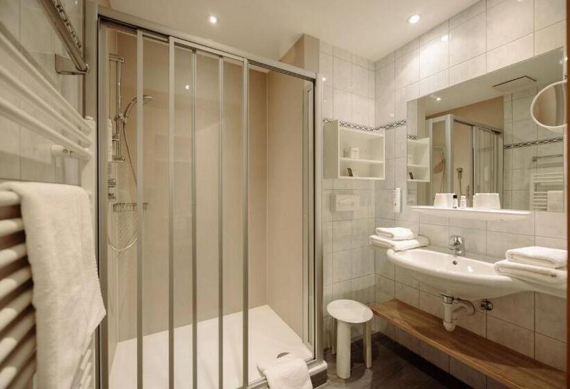 Family Room, Waldfrieden