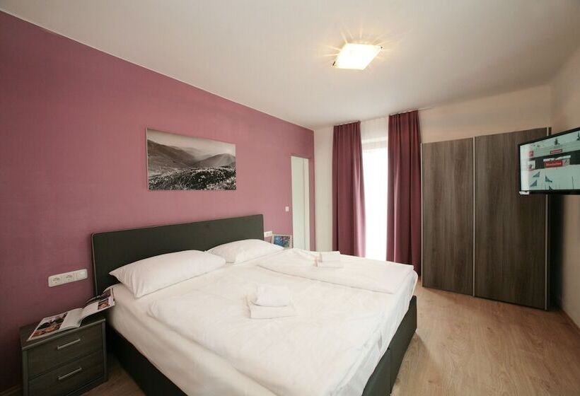 غرفة قياسية مزوَّدة بشُرفة, Lake And Cityhotel Edelweiss   Self Check In