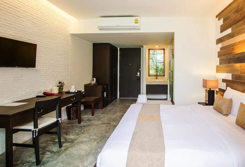 اتاق لوکس با چشم‌انداز استخر, B2 Pai Premier Resort