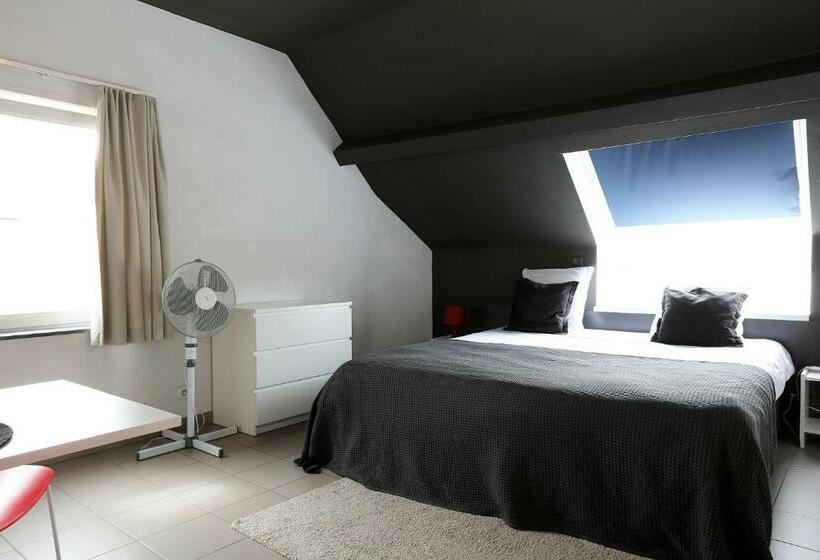 غرفة قياسية ثلاثية, De Loft