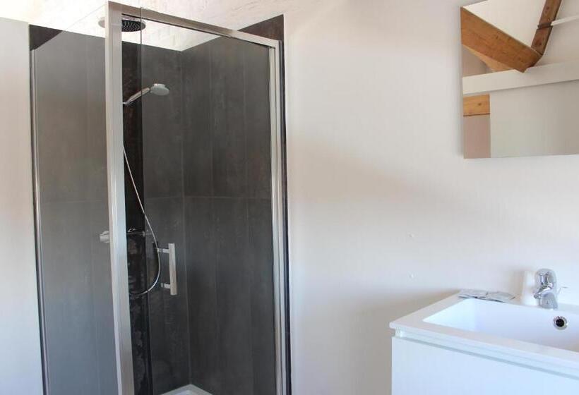 جناح جونيور مزوَّد بتراس, De Loft