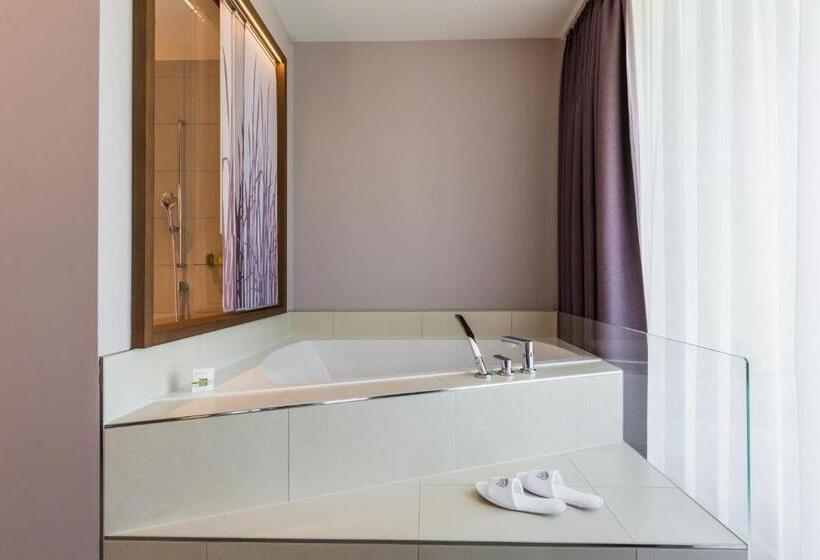 주니어 스위트 호수 전망, Deltapark Vitalresort