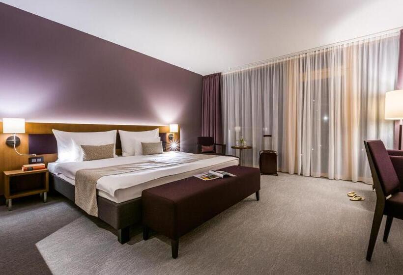 Superior room with lake view, Deltapark Vitalresort