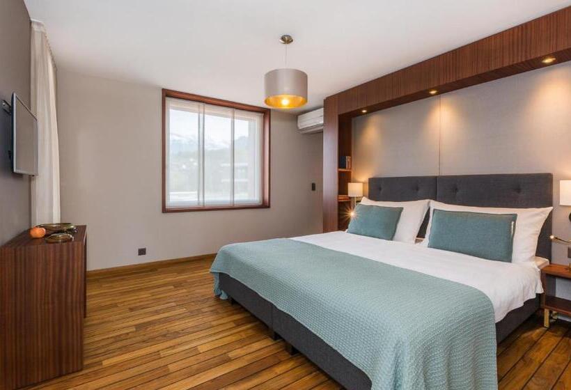 Suite with lake view, Deltapark Vitalresort