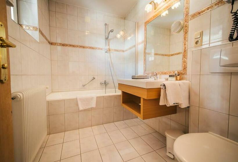 غرفة أساسية, Dr Otto Murr B&b