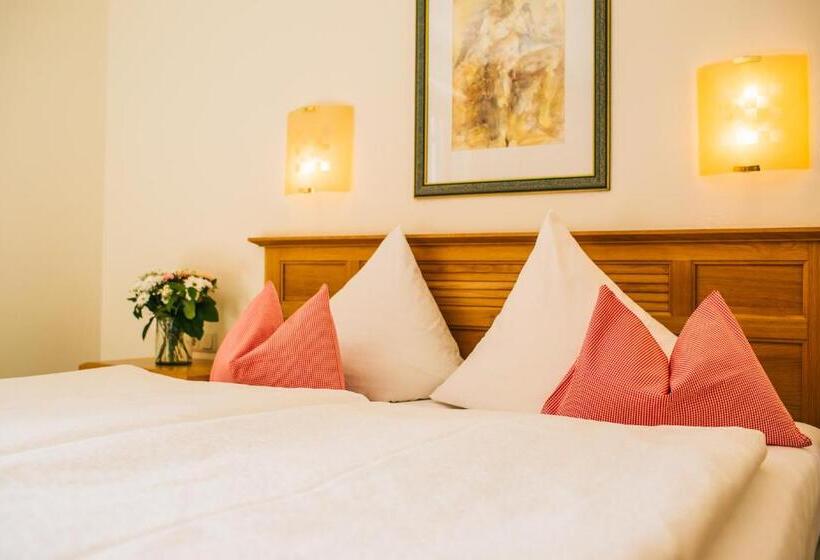 غرفة أساسية, Dr Otto Murr B&b