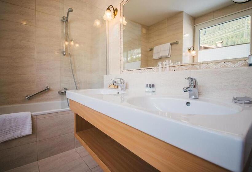 جناح, Dr Otto Murr B&b