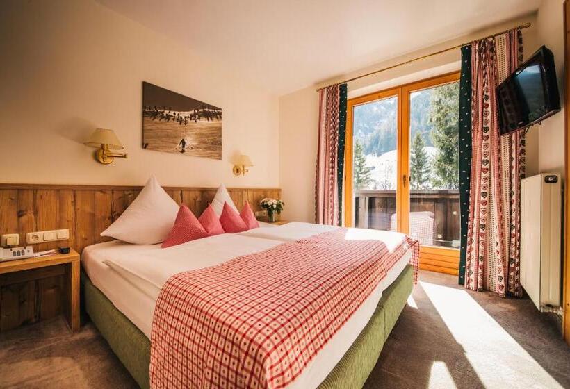 جناح, Dr Otto Murr B&b