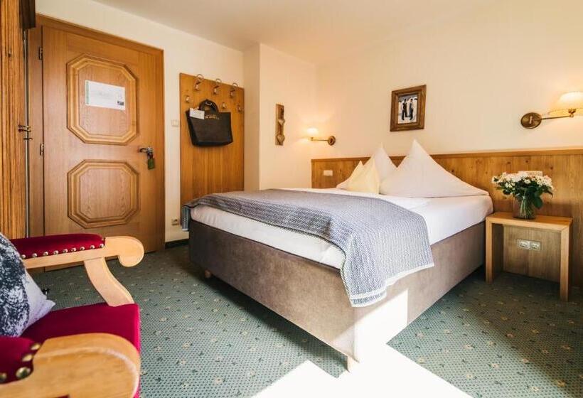 اتاق سوپریور یک تخته, Dr Otto Murr B&b