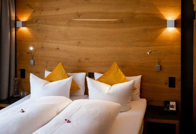 غرفة قياسية, Montfort