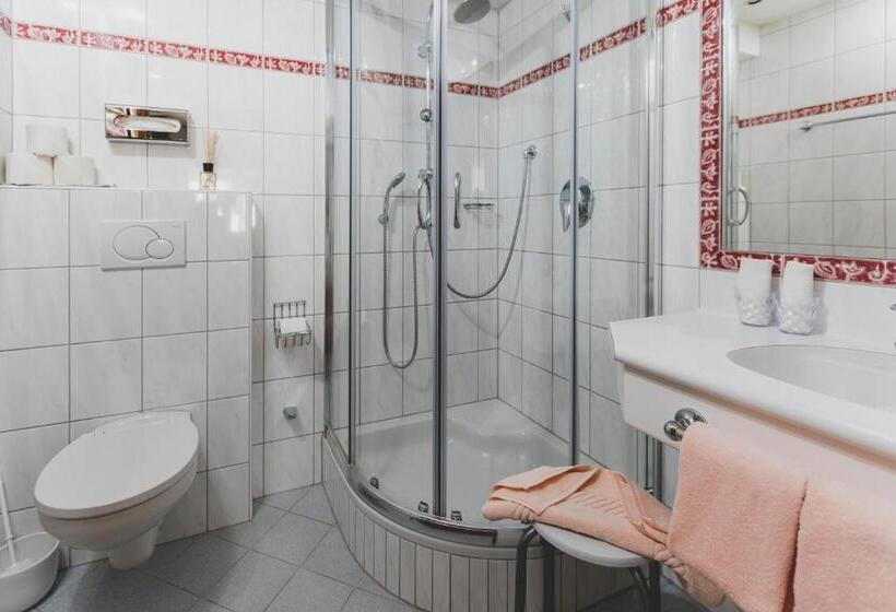 Номер Стандарт, Montfort