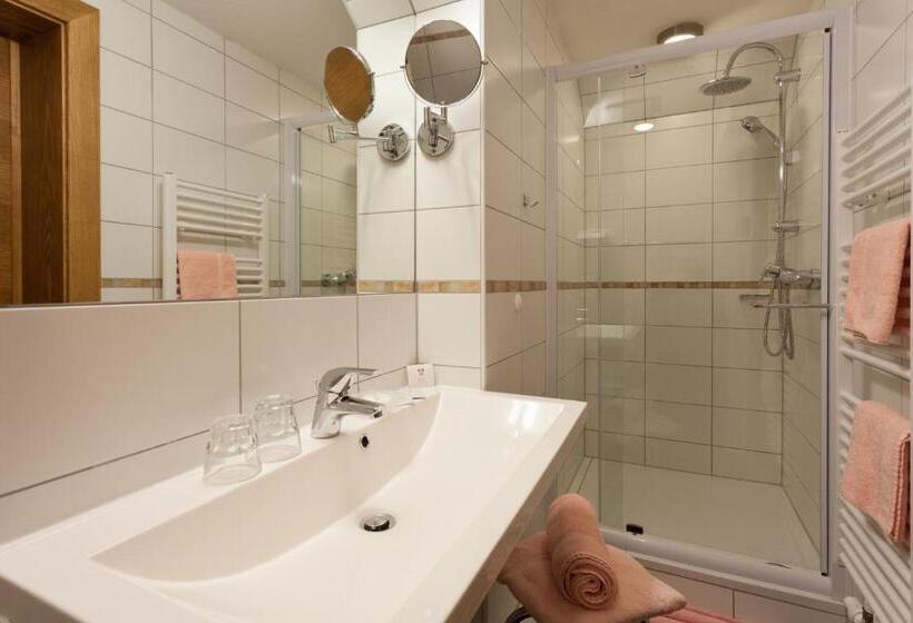 إستوديو قياسى, Montfort