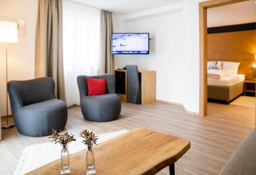 جناح مزوَّد بشرفة, Montfort