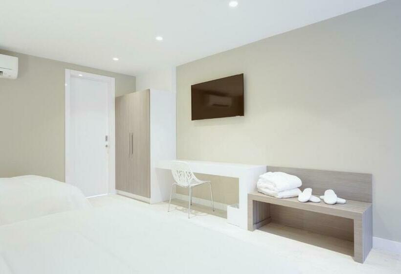 سوییت با چشمانداز استخر, Ocean Z Boutique