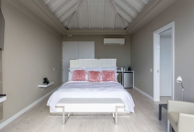 سوئیت مستر, Ocean Z Boutique