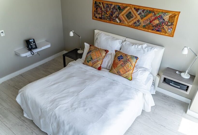 اتاق عادی, Ocean Z Boutique