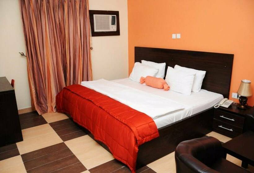 اتاق لوکس, Purple Tulip Hotel And Resorts