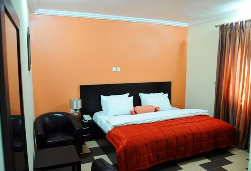 اتاق لوکس, Purple Tulip Hotel And Resorts