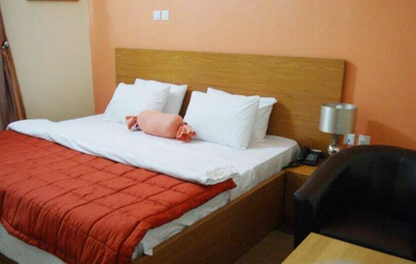 اتاق لوکس, Purple Tulip Hotel And Resorts