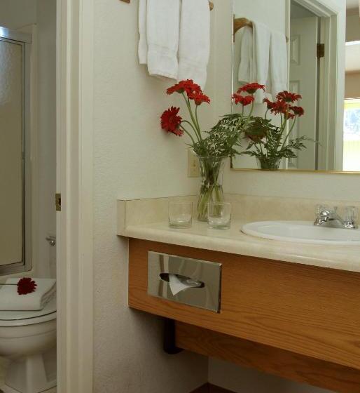 חדר סטנדרט, Redwood Suites