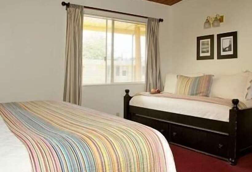 סוויטה, Redwood Suites