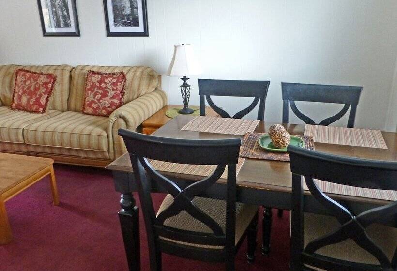 סוויטה, Redwood Suites