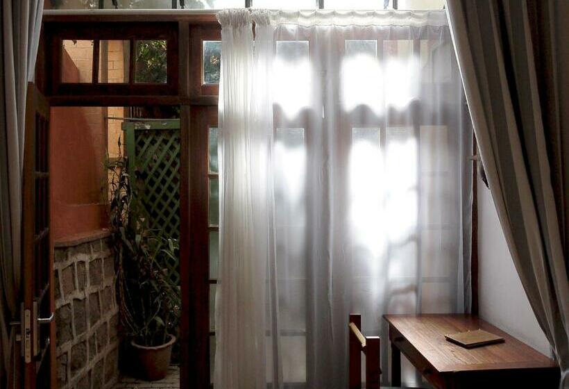 اتاق کلاسیک چهارنفره, Sakamanga