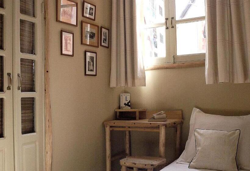 اتاق عادی, Sakamanga