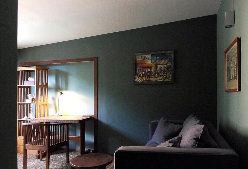 اتاق سوپریور, Sakamanga