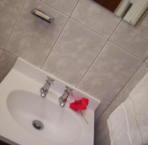 اتاق استاندارد یک نفره, The Relax Inn