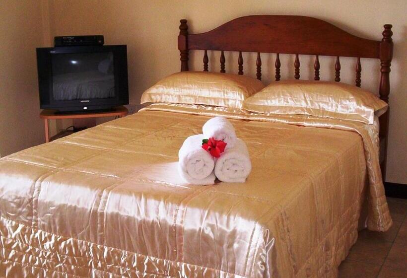 اتاق استاندارد, The Relax Inn