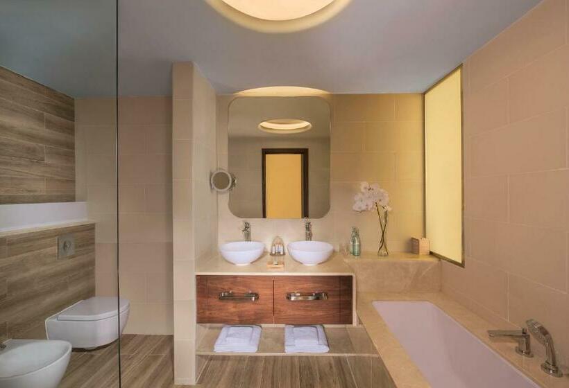 带大床的豪华间, The Retreat Palm Dubai Mgallery By Sofitel